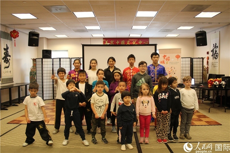 2、此次活動(dòng)是在美京中國文化中心舉辦的“中國城里品中國”系列文化活動(dòng)之一。 伊莎貝爾·羅德里格斯攝