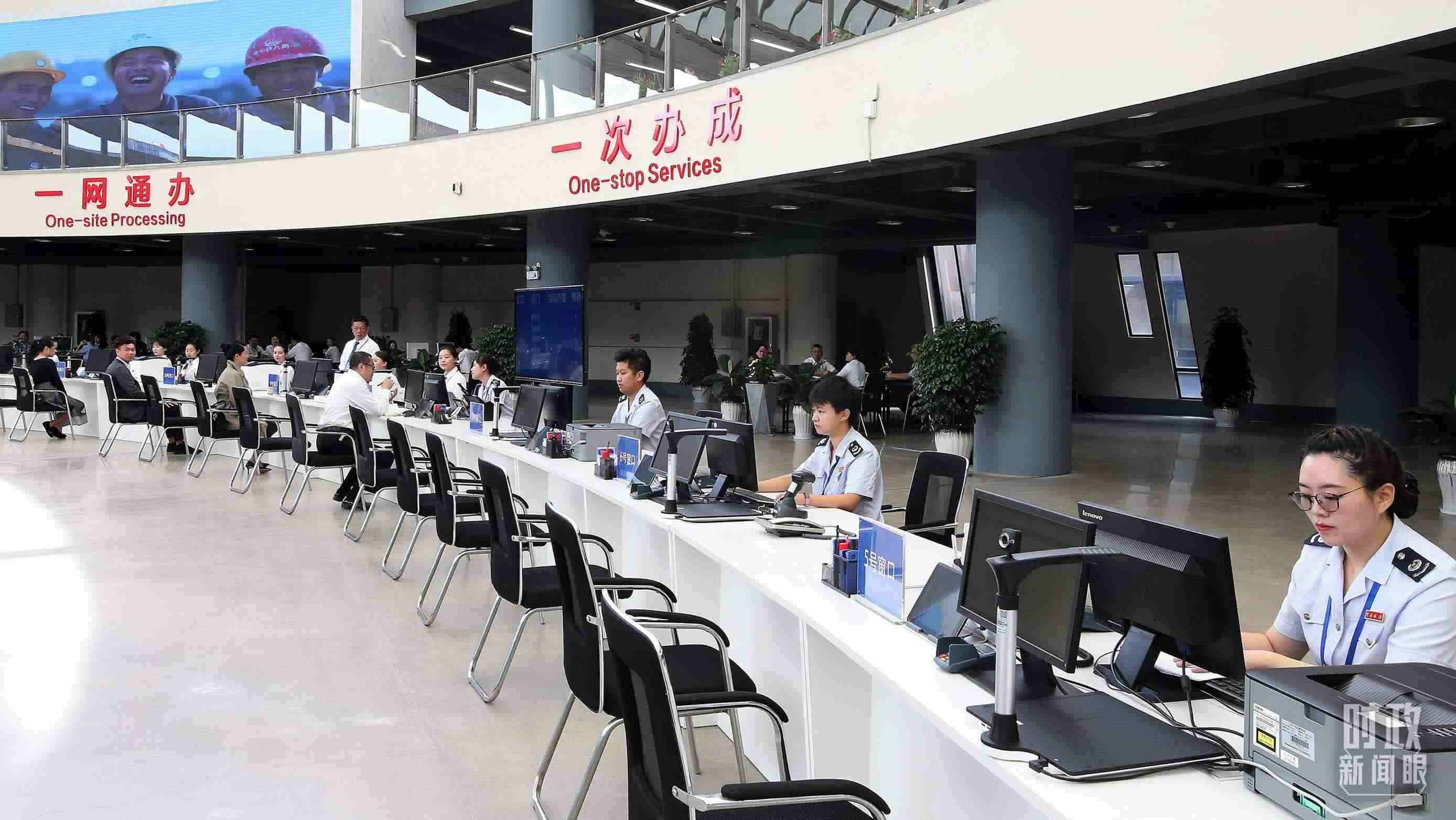 △中國（云南）自由貿(mào)易試驗(yàn)區(qū)昆明片區(qū)綜合服務(wù)中心。（圖/視覺中國）