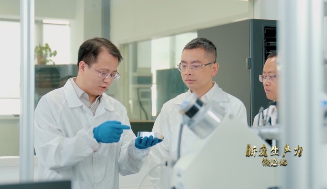 長沙巴斯夫杉杉電池材料研究院，正在進(jìn)行電池材料研究。