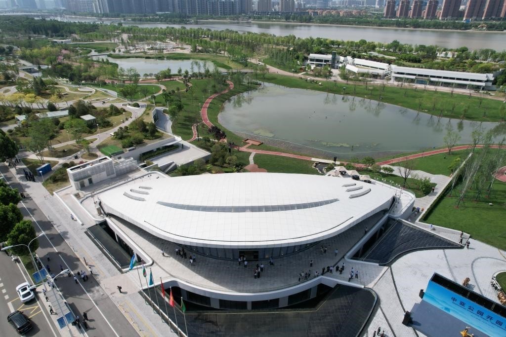 這是位于西安的中亞公園航拍畫面。新華社記者付瑞霞 攝