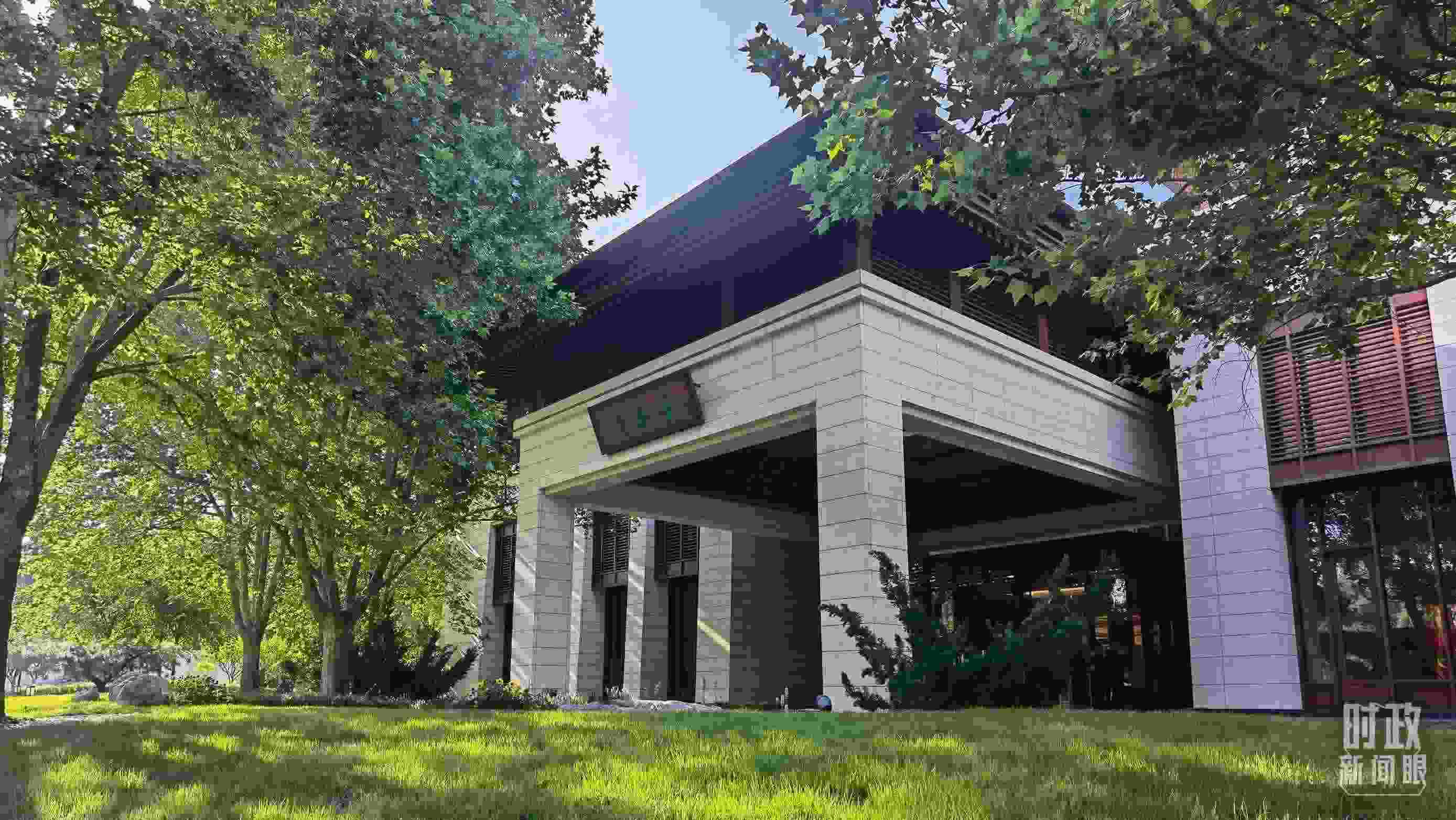 △釣魚臺(tái)芳華苑。（總臺(tái)央視記者石丞拍攝）