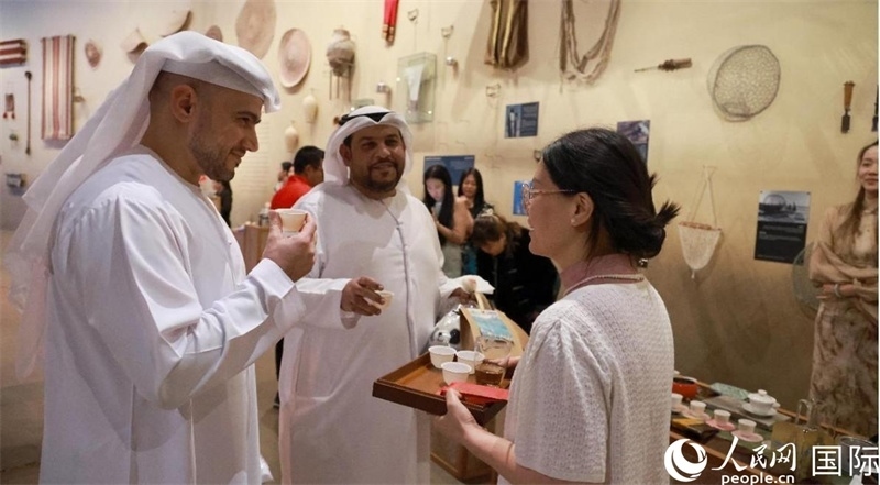 品茶交流。人民網(wǎng)記者 管克江攝