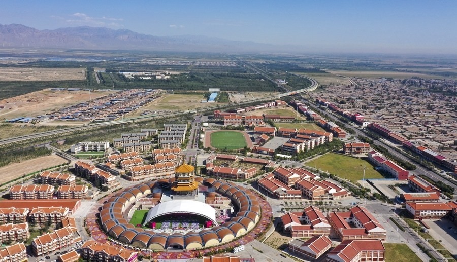 這是2022年9月7日拍攝的寧夏銀川市閩寧鎮(zhèn)（無(wú)人機(jī)照片）。新華社記者 馮開華 攝