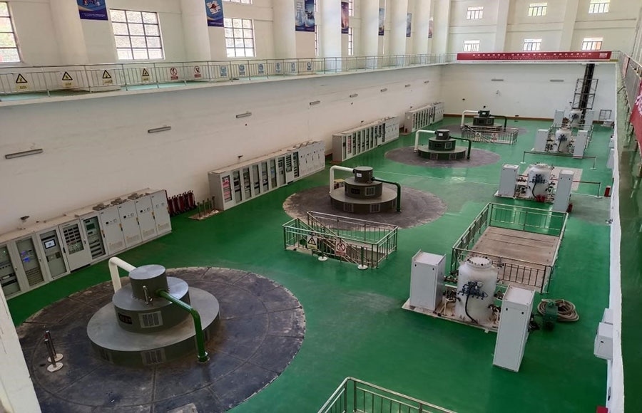  剛果（金）布桑加水電站四臺發(fā)電機(jī)組。中鐵資源集團(tuán)供圖