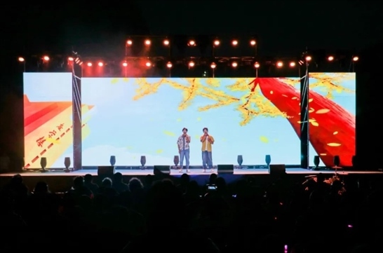 歌曲《啟程》演出現(xiàn)場。供圖：日照職業(yè)技術(shù)學(xué)院