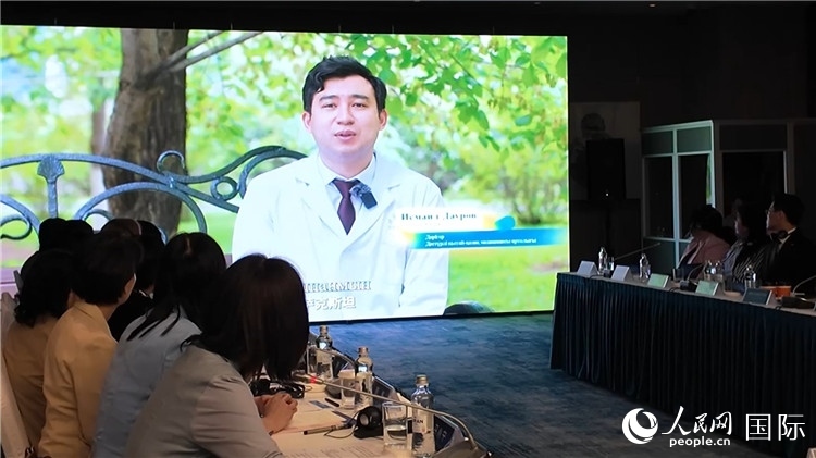 人民網(wǎng)《共贏(yíng)》紀(jì)錄片發(fā)布儀式在阿斯塔納舉行。人民網(wǎng)記者盛楚宜 攝