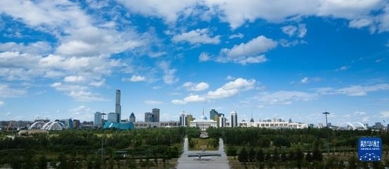 這是7月1日拍攝的哈薩克斯坦首都阿斯塔納的天際線。新華社記者 王建華 攝