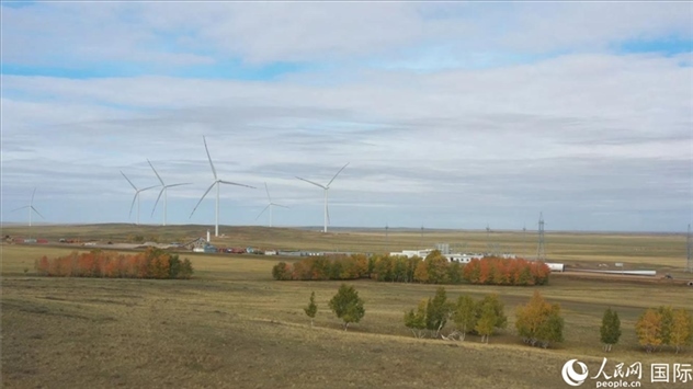 阿克莫拉風(fēng)電項(xiàng)目群位于哈薩克斯坦北部阿克莫拉州地區(qū)，距離首都阿斯塔納50公里。 人民網(wǎng)記者 葛泰佚攝