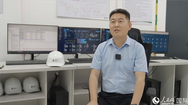 哈薩克斯坦能源投資公司副總經(jīng)理、總工程師張亮在接受人民網(wǎng)記者采訪。 人民網(wǎng)記者 葛泰佚攝