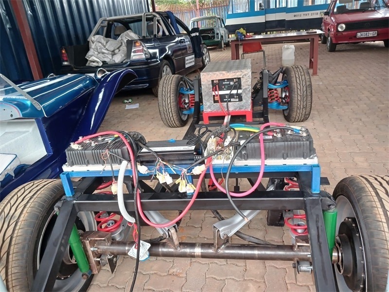 “老爺車”的跟上電動(dòng)潮流。索尚古夫技術(shù)高中供圖