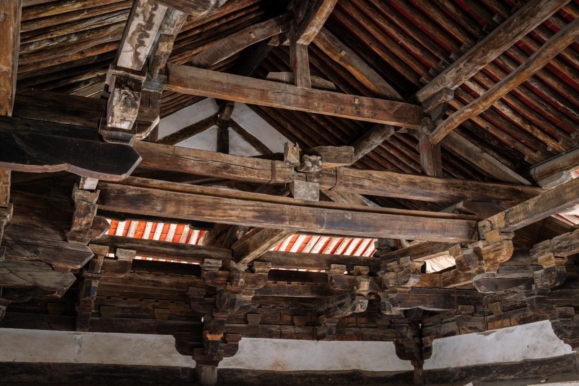 崇明寺特殊的木質(zhì)“斷梁”結(jié)構(gòu)。蘇唐詩(shī)攝