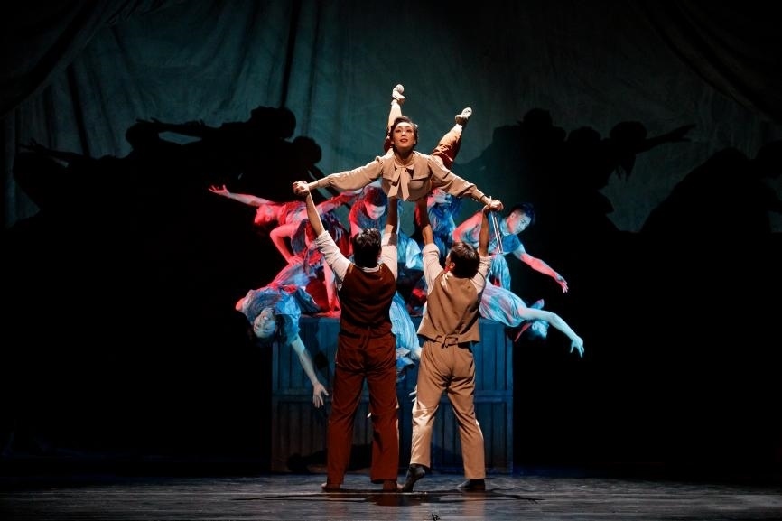 舞劇《熱血當(dāng)歌》演出現(xiàn)場(chǎng)。主辦方供圖