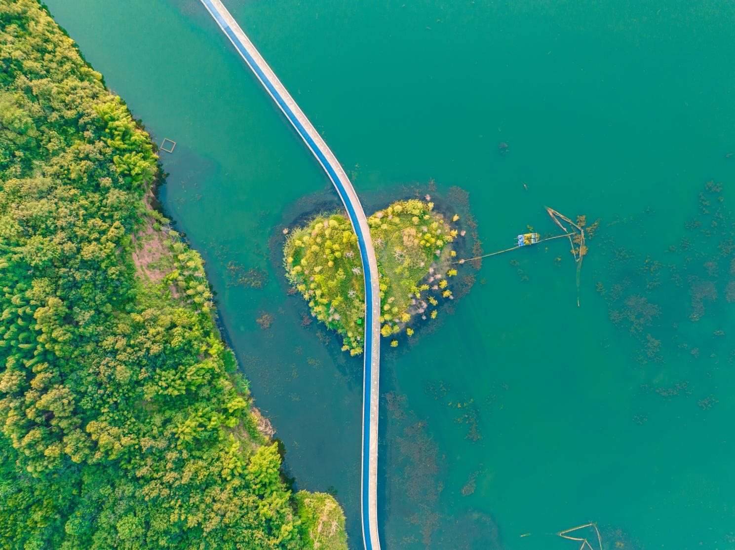 興隆湖棧道。四川天府新區(qū)融媒體中心供圖 攝影：馬驥）
