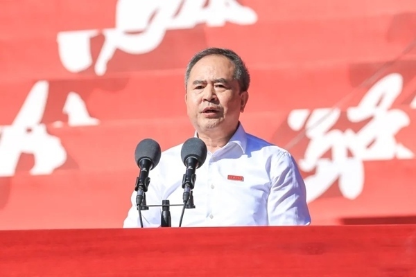 中國科學院院士、大連理工大學校長賈振元在2024級新生開學典禮上致辭。校方供圖