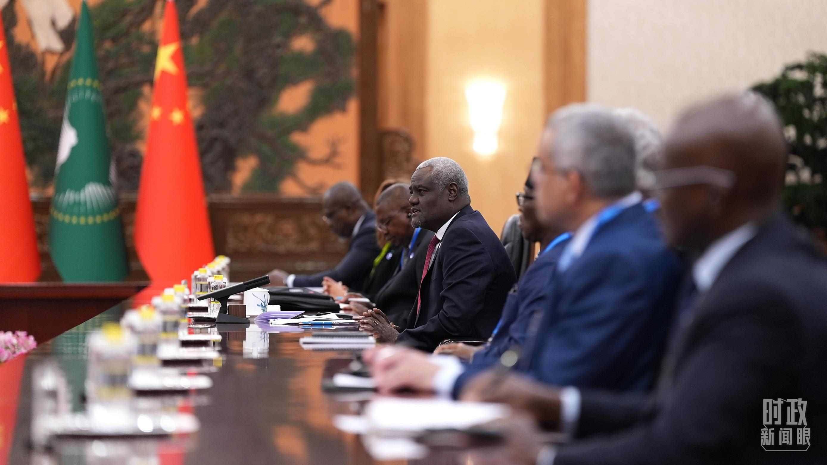  △正在參加會晤的非盟委員會主席。（總臺央視記者彭漢明拍攝）