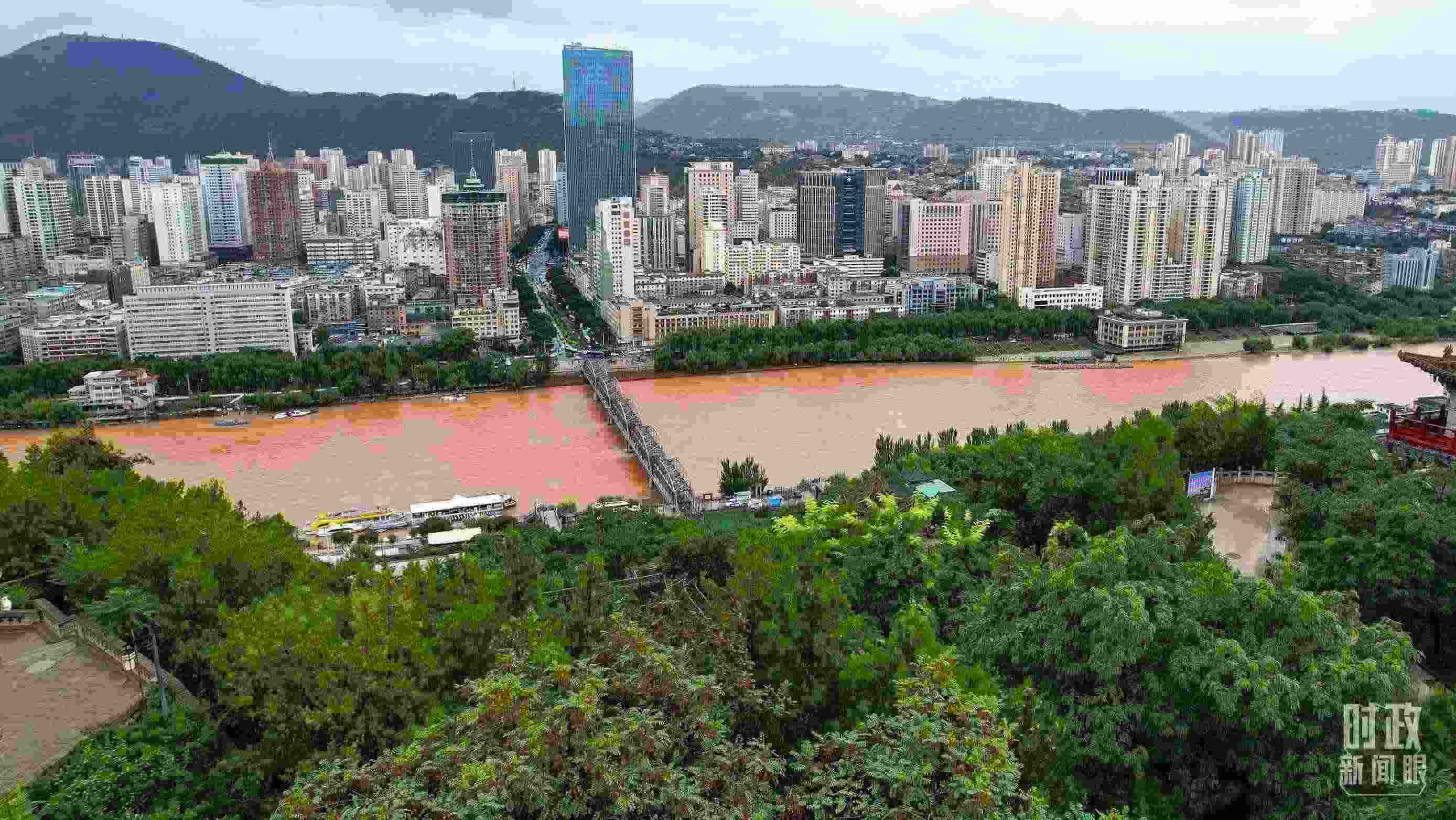 △黃河蘭州中山橋段。（總臺記者馬凌峰拍攝）