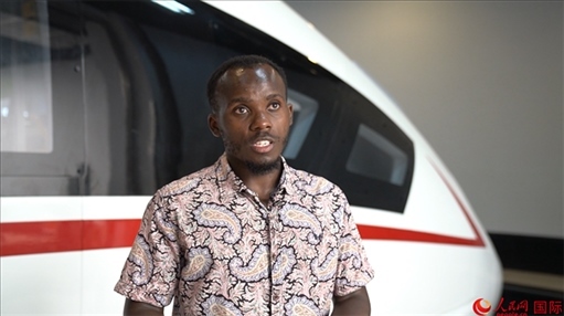 北京交通大學(xué)肯尼亞籍留學(xué)生卡里烏接受人民網(wǎng)采訪。人民網(wǎng) 周琳佳攝