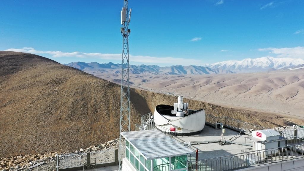 正在運行的塔縣星地激光通信地面站。（中國科學院空天信息創(chuàng)新研究院供圖）