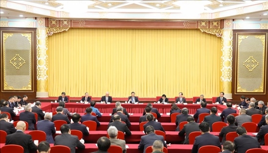 2024年3月6日，中共中央總書(shū)記、國(guó)家主席、中央軍委主席習(xí)近平看望參加全國(guó)政協(xié)十四屆二次會(huì)議的民革、科技界、環(huán)境資源界委員，并參加聯(lián)組會(huì)，聽(tīng)取意見(jiàn)和建議。新華社記者 黃敬文 攝