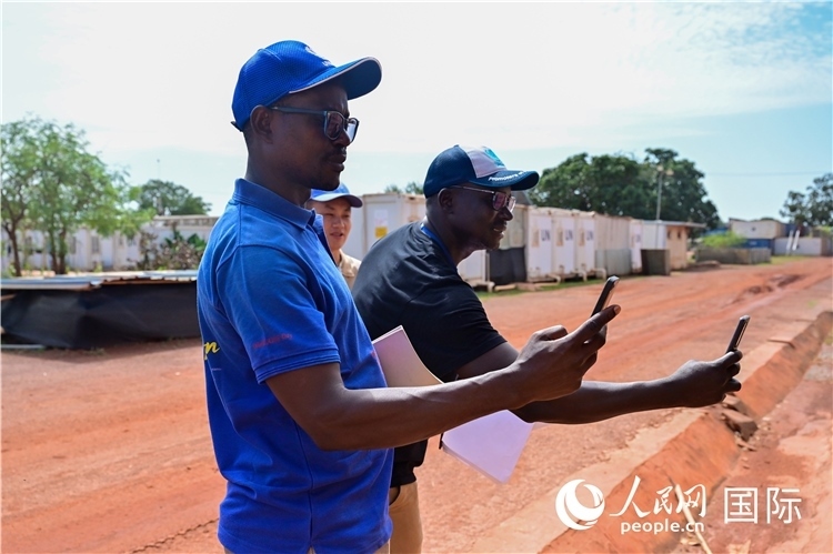 圖6 檢查組拍攝優(yōu)秀做法。謝坤攝