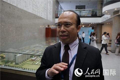 馬來西亞駐華使館參贊阿茲蘭接受人民網(wǎng)采訪。人民網(wǎng) 王婧攝