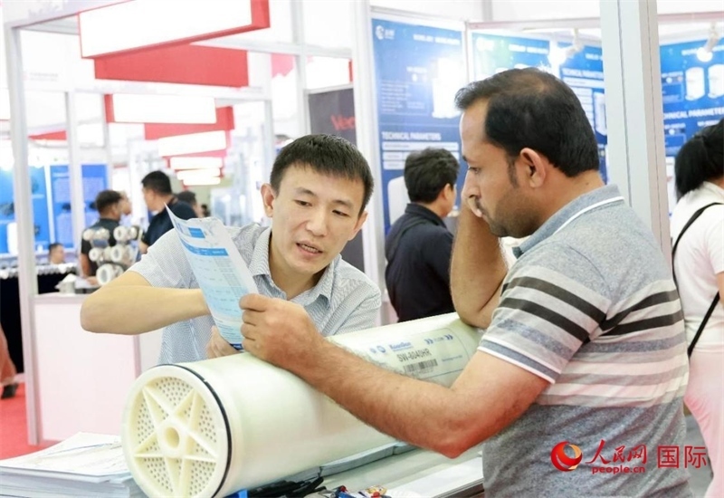 中企產(chǎn)品介紹。人民網(wǎng)記者管克江攝