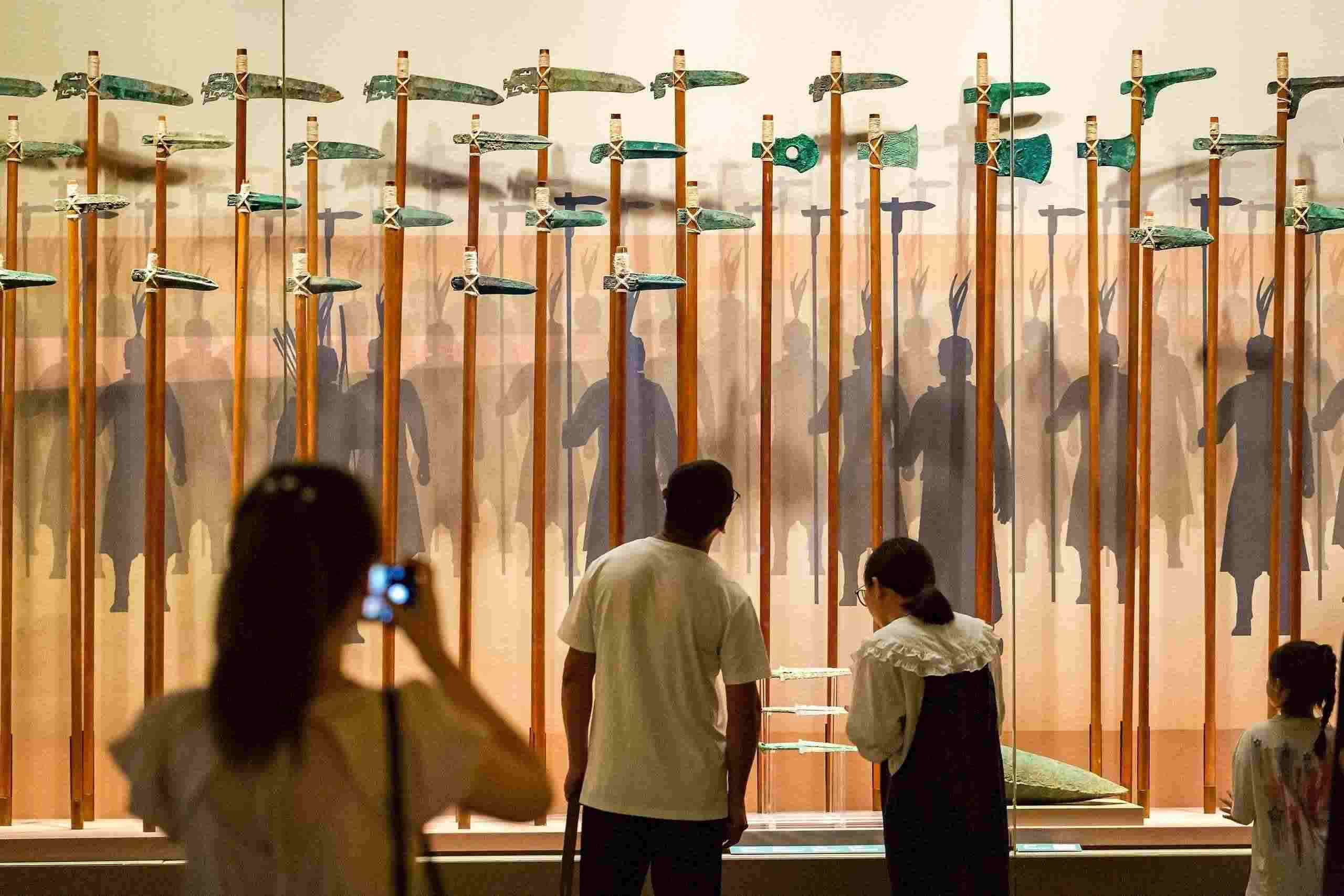 △2024年8月25日，游客在河南省安陽市殷墟博物館參觀。