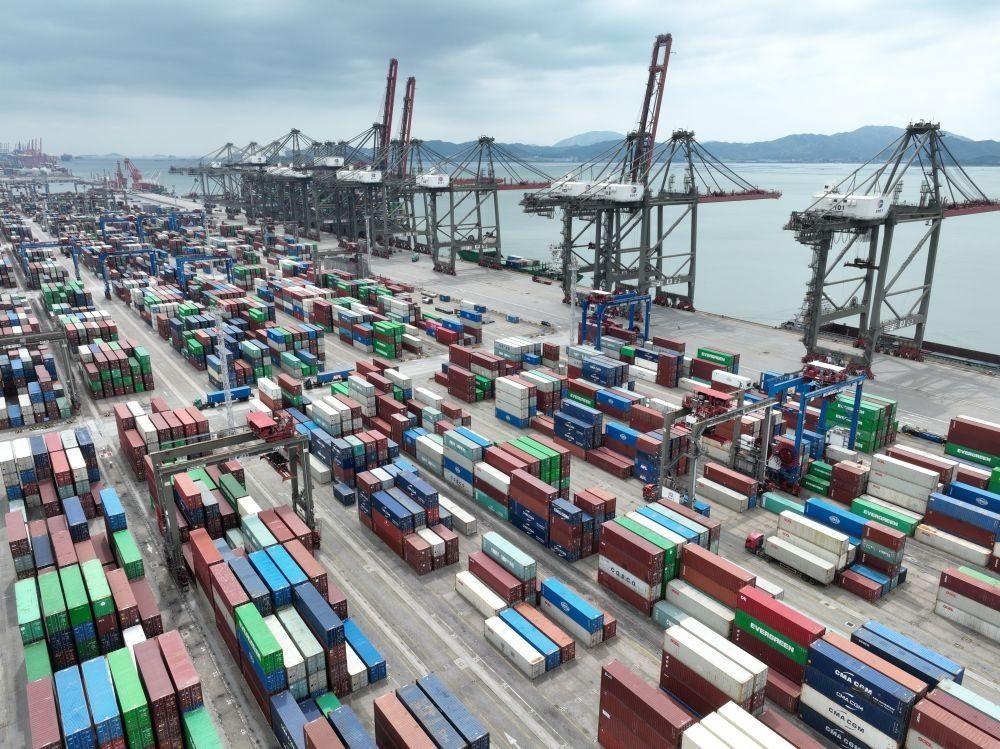 這是中國（福建）自由貿(mào)易試驗區(qū)廈門片區(qū)內(nèi)的廈門遠(yuǎn)海碼頭（2024年9月5日攝）。