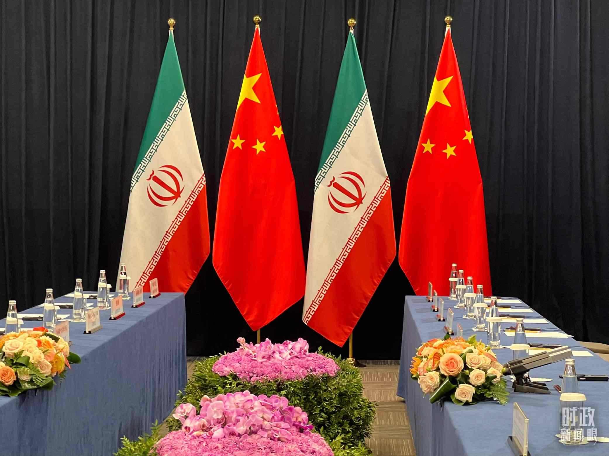 △ 中伊領(lǐng)導(dǎo)人會(huì)見開始前的現(xiàn)場。（總臺(tái)央視記者楊新禹拍攝）