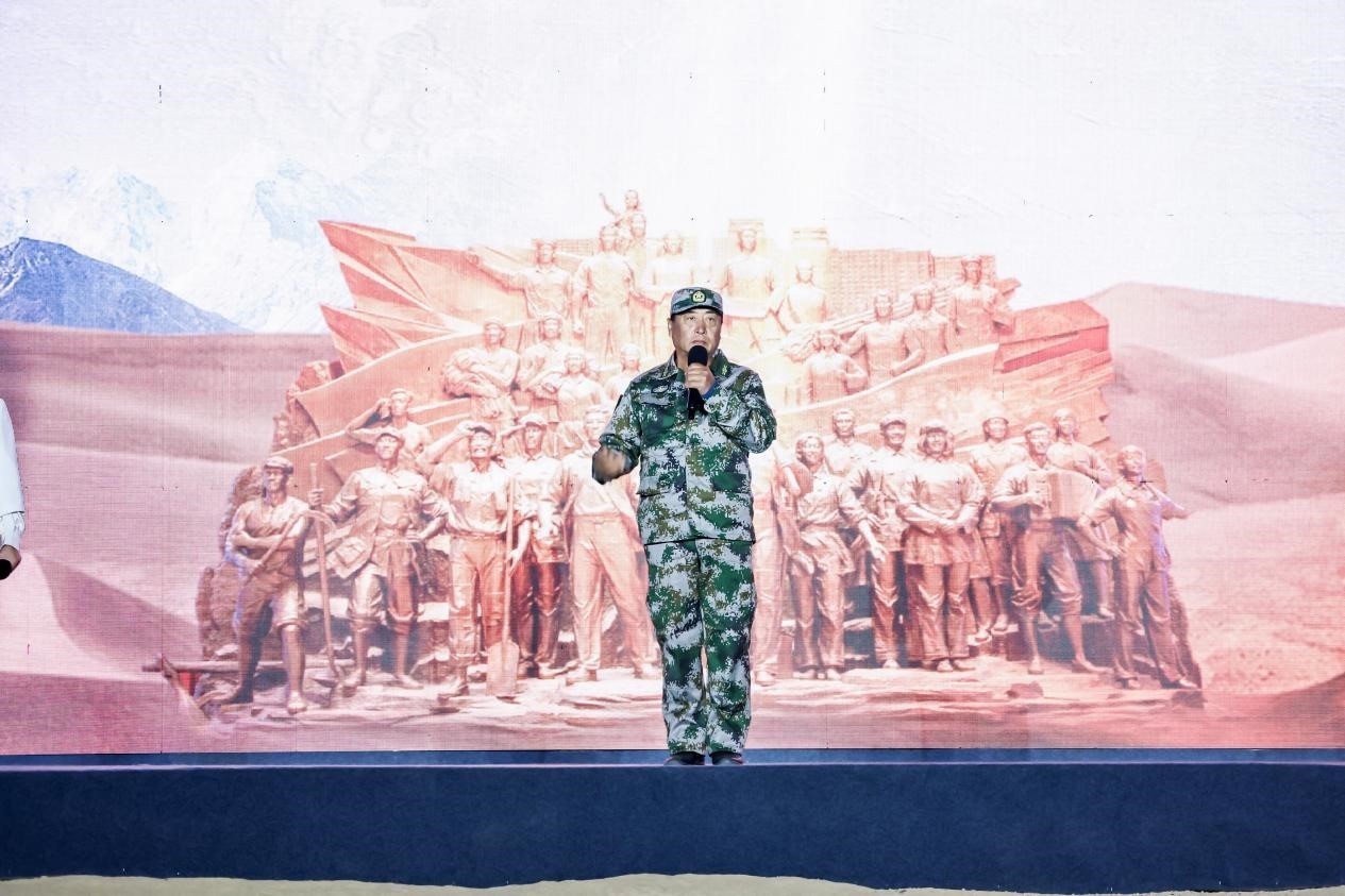 馬軍武在“何以中國·五星出東方”網(wǎng)絡主題宣傳活動現(xiàn)場演講。人民視頻供圖