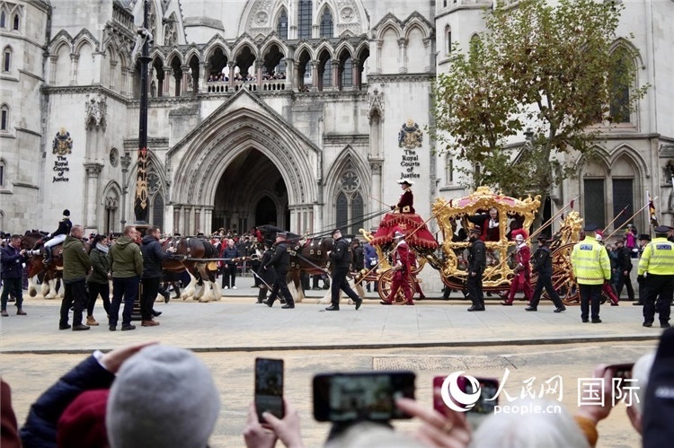2024倫敦金融城市長就職巡游現(xiàn)場。吳若鳴攝