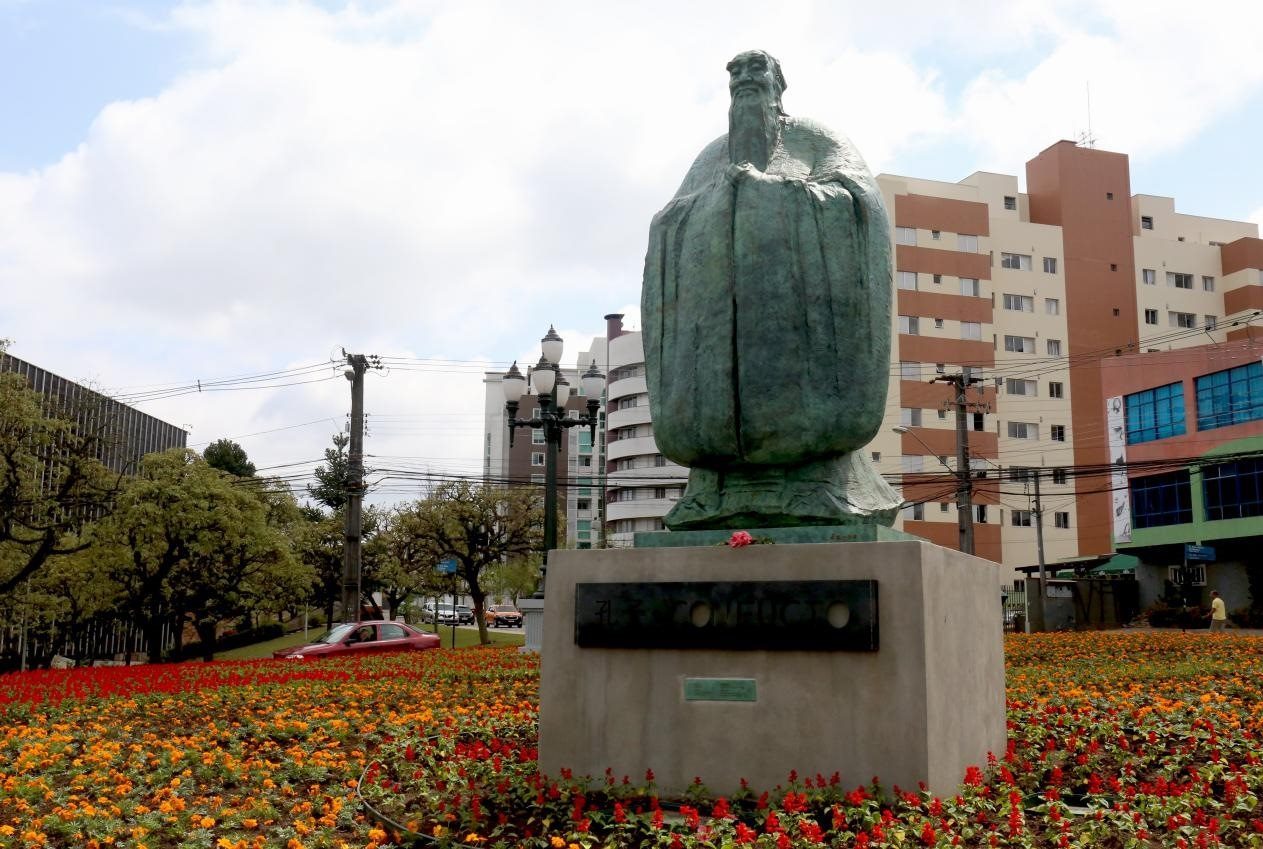 2017年，吳為山雕塑《孔子》立于巴西庫里蒂巴市，該廣場被永久命名為“中國廣場”。中國美術(shù)館供圖