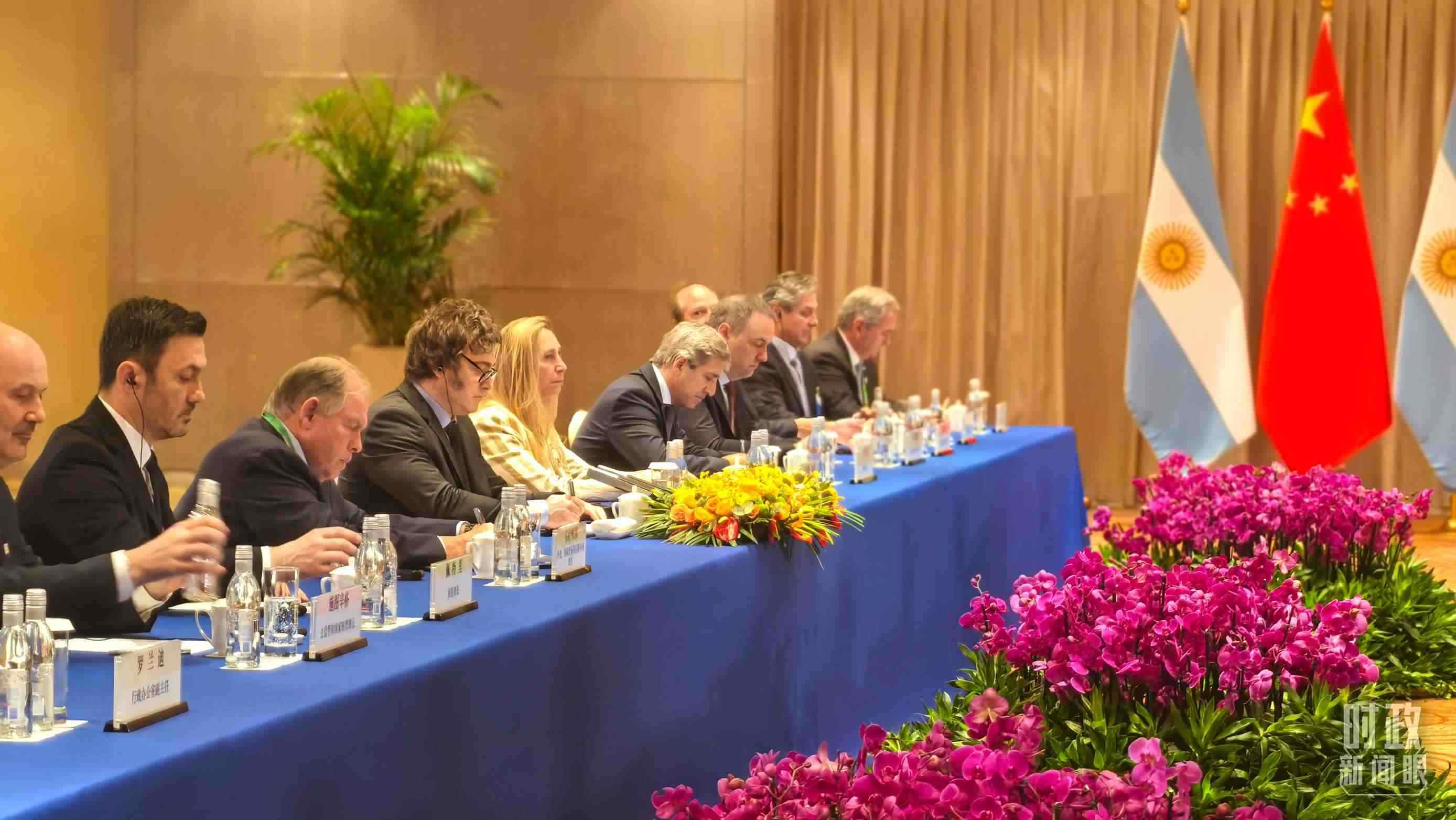 習(xí)主席會見阿根廷總統(tǒng)米萊現(xiàn)場。（總臺央廣記者潘毅拍攝）