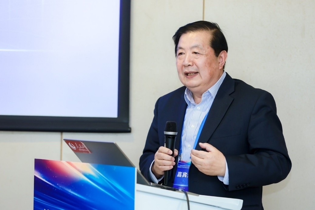 國(guó)務(wù)院參事，中國(guó)醫(yī)學(xué)科學(xué)院、北京協(xié)和醫(yī)學(xué)院長(zhǎng)聘教授，北京協(xié)和醫(yī)學(xué)院衛(wèi)生健康管理政策學(xué)院博士生導(dǎo)師劉遠(yuǎn)立發(fā)言