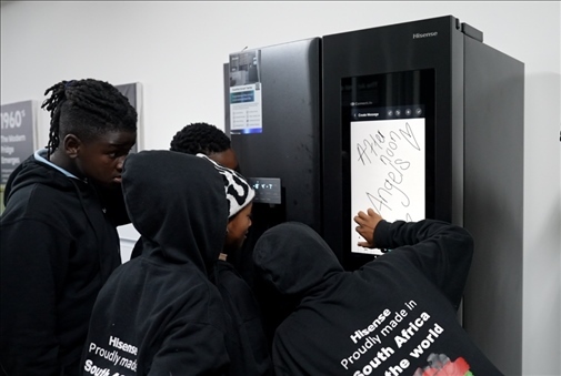 海信智能冰箱吸引南非人。海信南非公司供圖