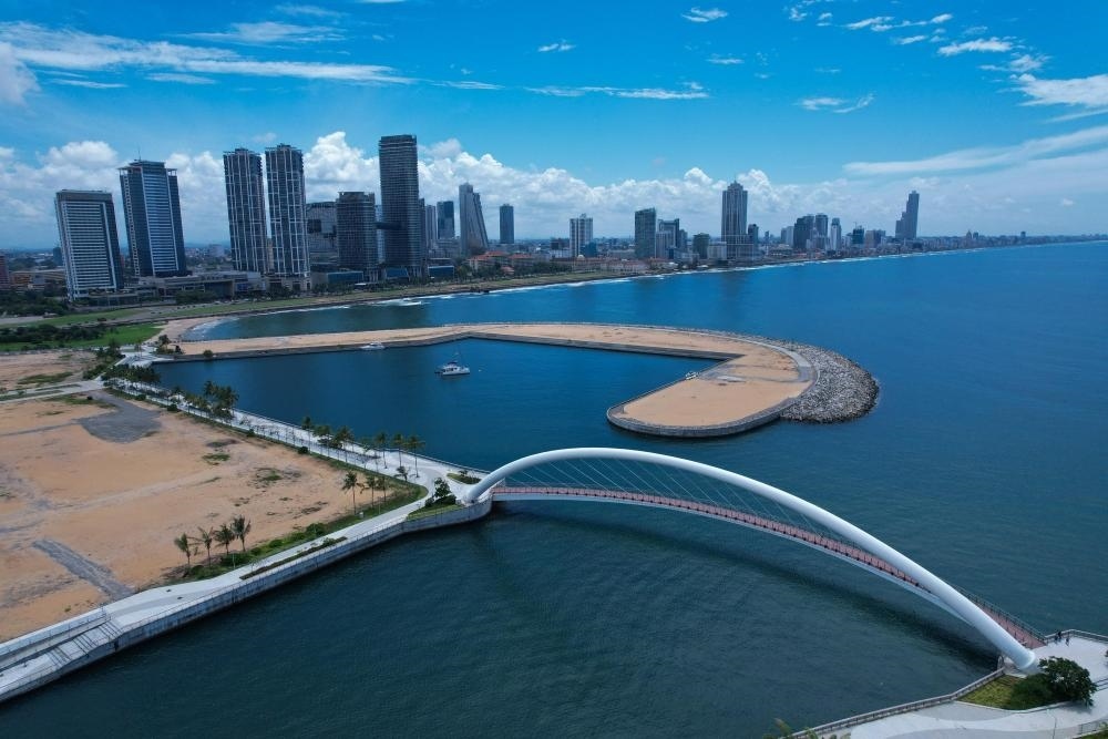 這是2024年10月26日在斯里蘭卡科倫坡港口城拍攝的城市風(fēng)光。新華社發(fā)（科倫坡港口城供圖）