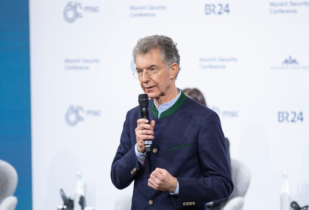 2024年2月18日，慕安會主席克里斯托夫·霍伊斯根在德國慕尼黑舉行的第60屆慕尼黑安全會議上發(fā)表閉幕致辭。新華社記者 張帆 攝