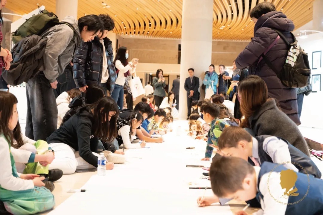 第三屆國際藝術(shù)聯(lián)創(chuàng)聯(lián)展盛大開幕。法中交流促進會供圖