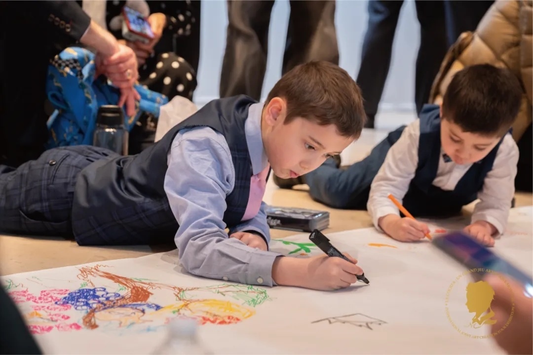 圖5：第三屆國際藝術(shù)聯(lián)創(chuàng)聯(lián)展盛大開幕。法中交流促進會供圖