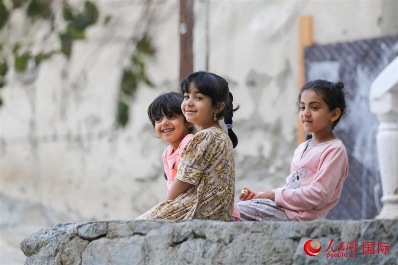 庫姆扎爾村的兒童。人民網(wǎng) 塔里克·易卜拉欣攝