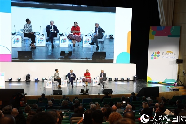 第5屆“共同金融”峰會在南非開普敦國際會議中心開幕。圖為峰會開幕式現(xiàn)場。人民網(wǎng)記者戴楷然攝