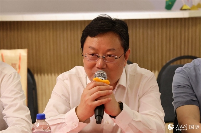 山東省濰坊市副市長狄波在座談會上致辭。人民網(wǎng)記者 陳海琪攝