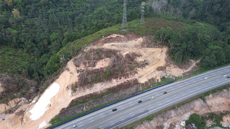 圖為施工現(xiàn)場(chǎng)。 鄧騰亮攝