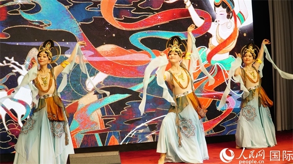敦煌舞蹈表演。人民網(wǎng) 蔣曉辰攝