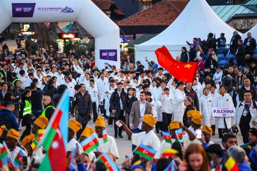 中國(guó)中學(xué)生體育代表團(tuán)在開(kāi)幕式上入場(chǎng)。圖片來(lái)源：中國(guó)中學(xué)生體育代表團(tuán)