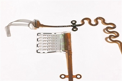 新開發(fā)的ABI旨在輕柔地貼合腦組織，提高信號(hào)精度和患者舒適度。圖片來源：瑞士洛桑聯(lián)邦理工學(xué)院