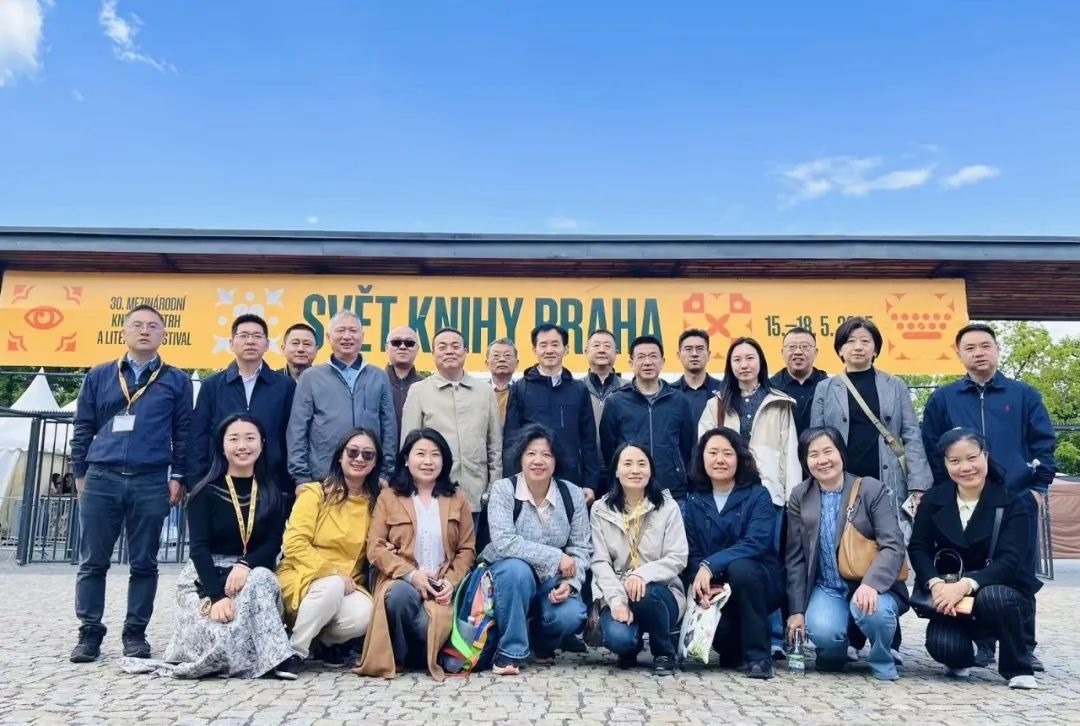 中國出版界代表團合影。圖片均由國圖集團供圖