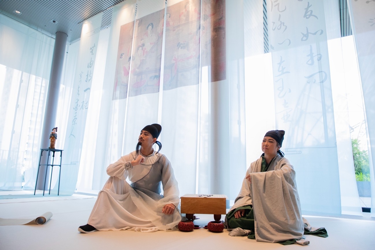 白居易與茶仙盧仝。中國(guó)駐大阪旅游辦事處供圖