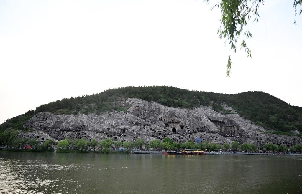 這是近日拍攝的洛陽(yáng)龍門石窟。新華社記者 李嘉南 攝