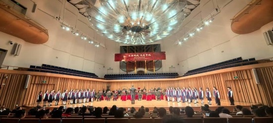 重慶大學城樹人小學校管樂團參加比賽。